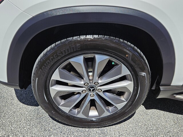 Vehicle image 16 of 43
