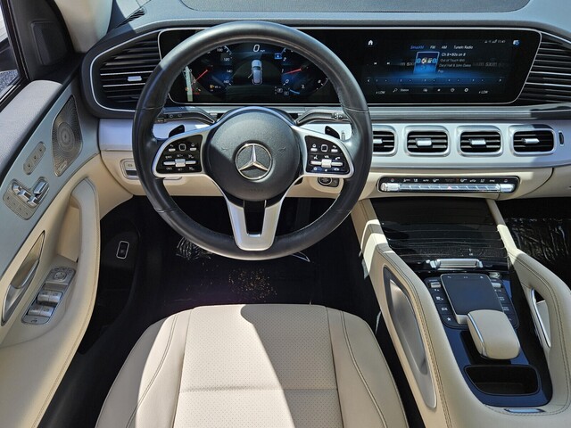 Vehicle image 23 of 43