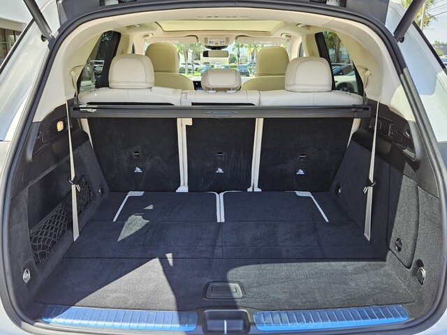 Vehicle image 17 of 43