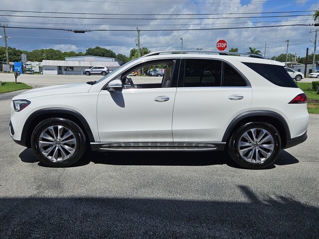 Vehicle image 10 of 43
