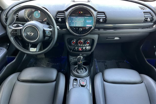 Vehicle image 16 of 38
