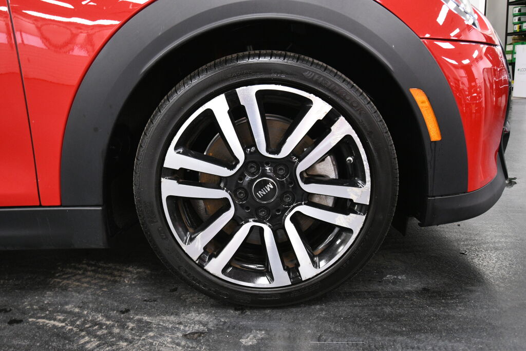 Vehicle image 9 of 37