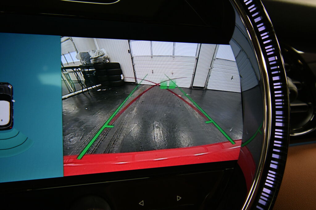 Vehicle image 20 of 37