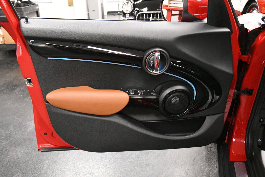 Vehicle image 11 of 37