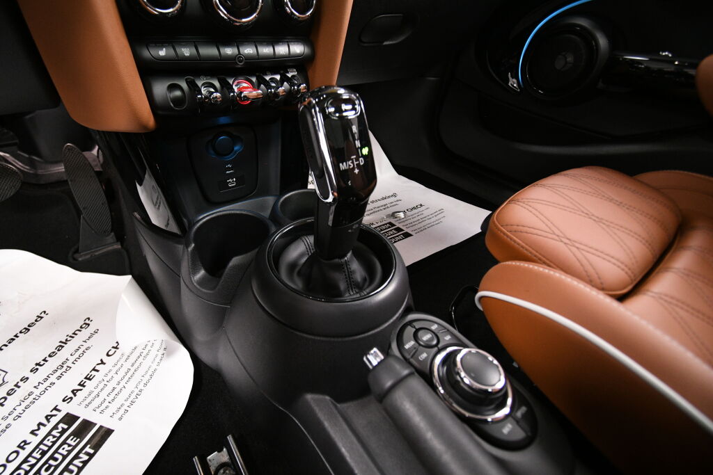Vehicle image 22 of 37