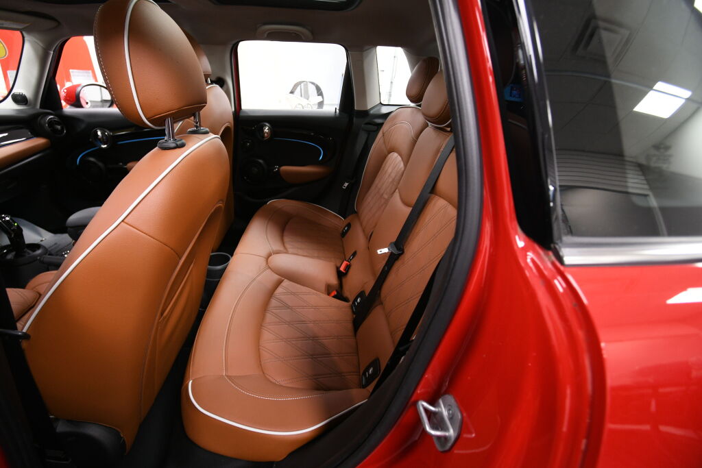 Vehicle image 25 of 37