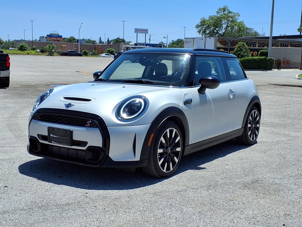 Vehicle image 1 of 33