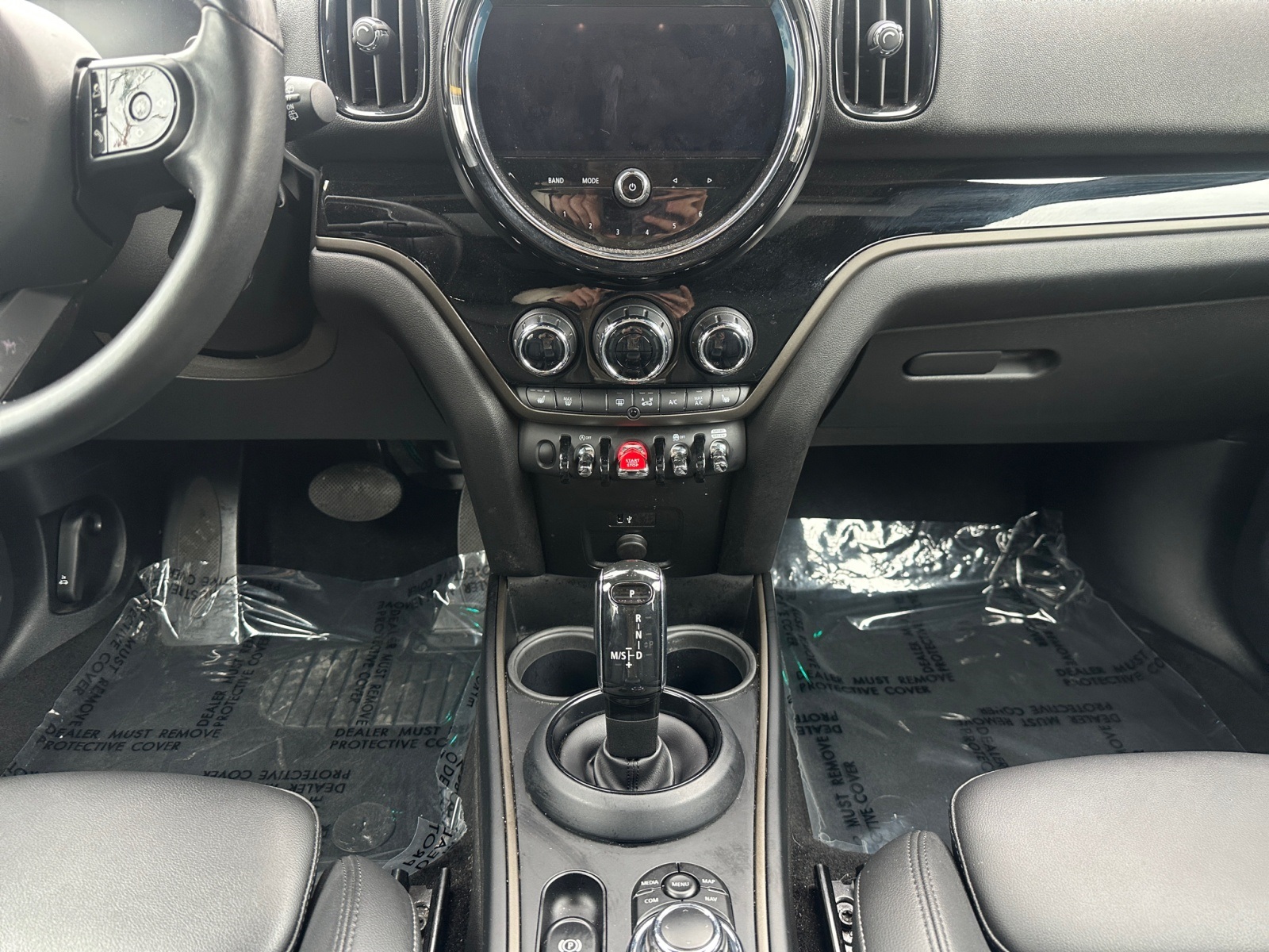 Vehicle image 24 of 26