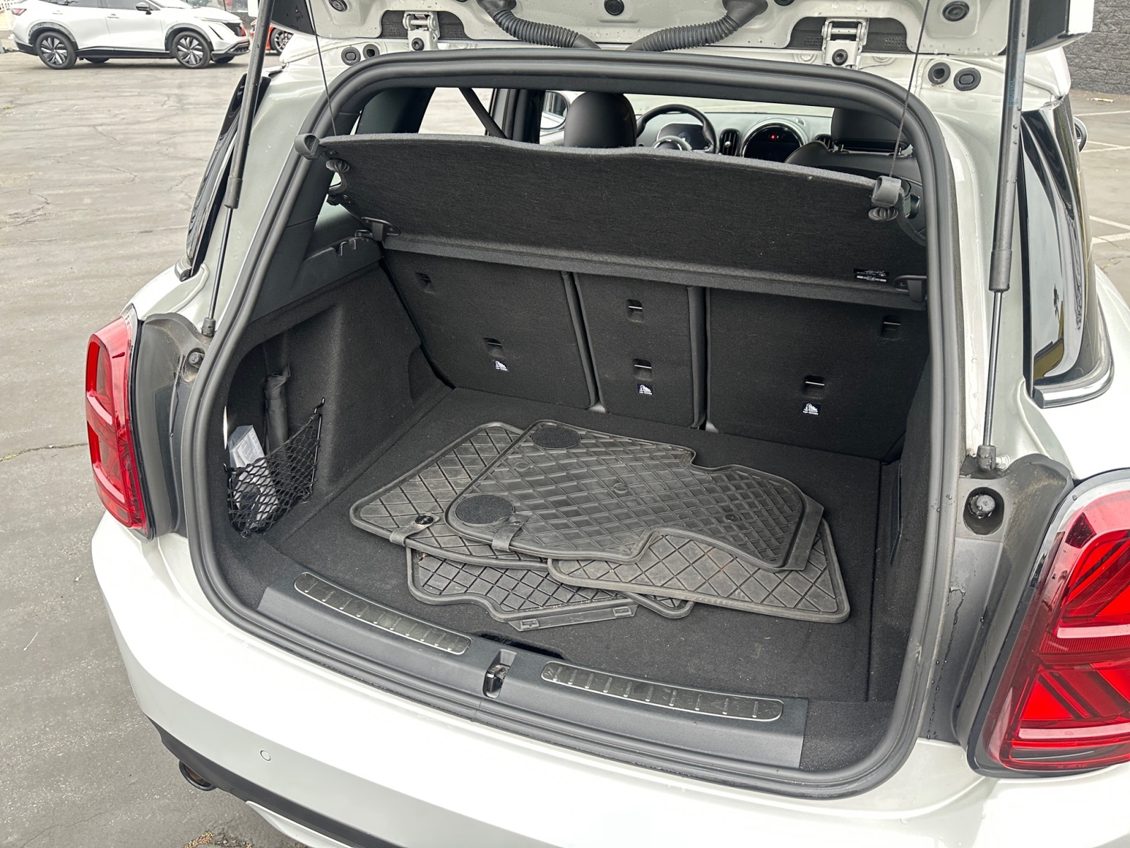 Vehicle image 11 of 26