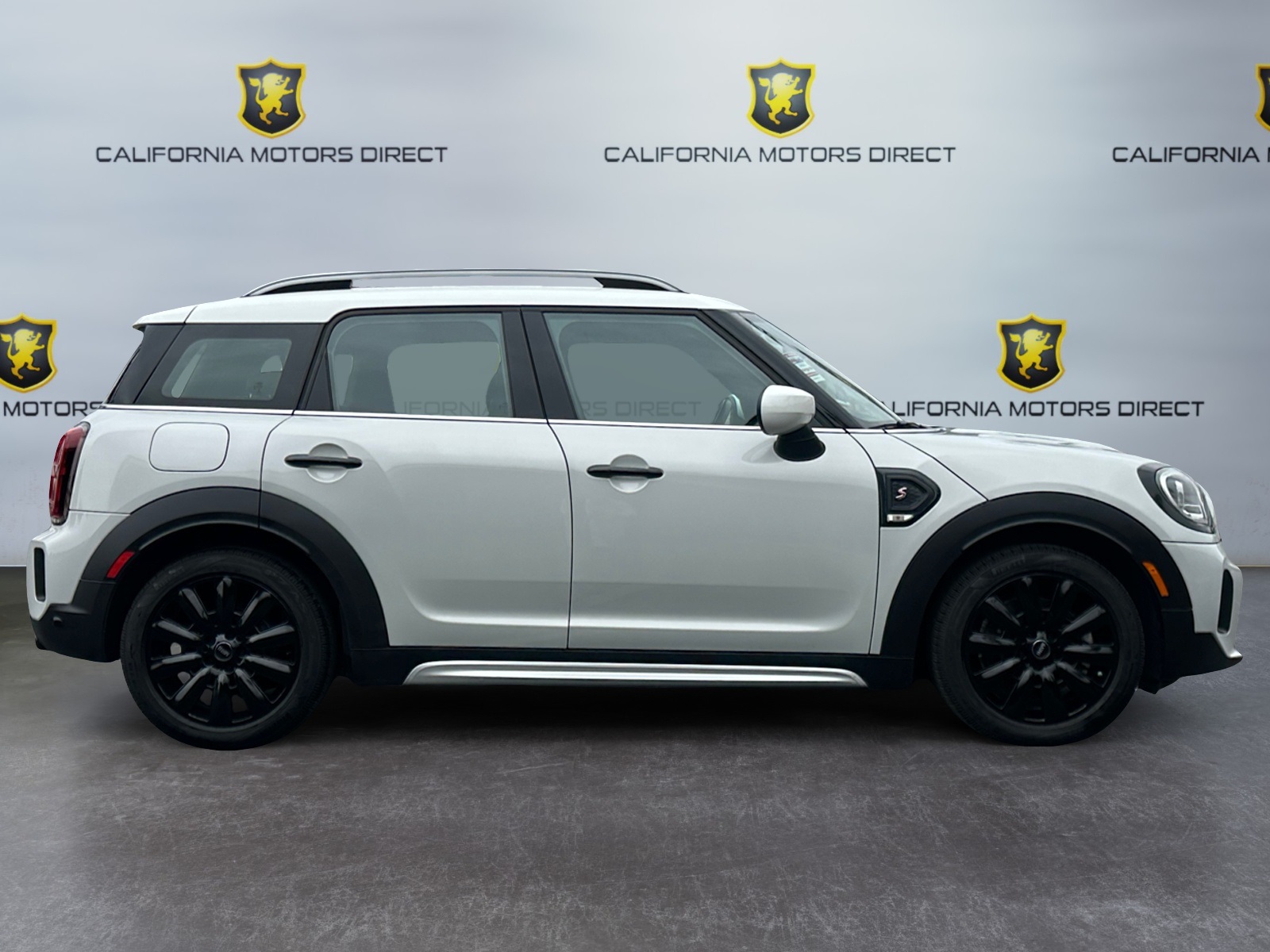 Vehicle image 4 of 26