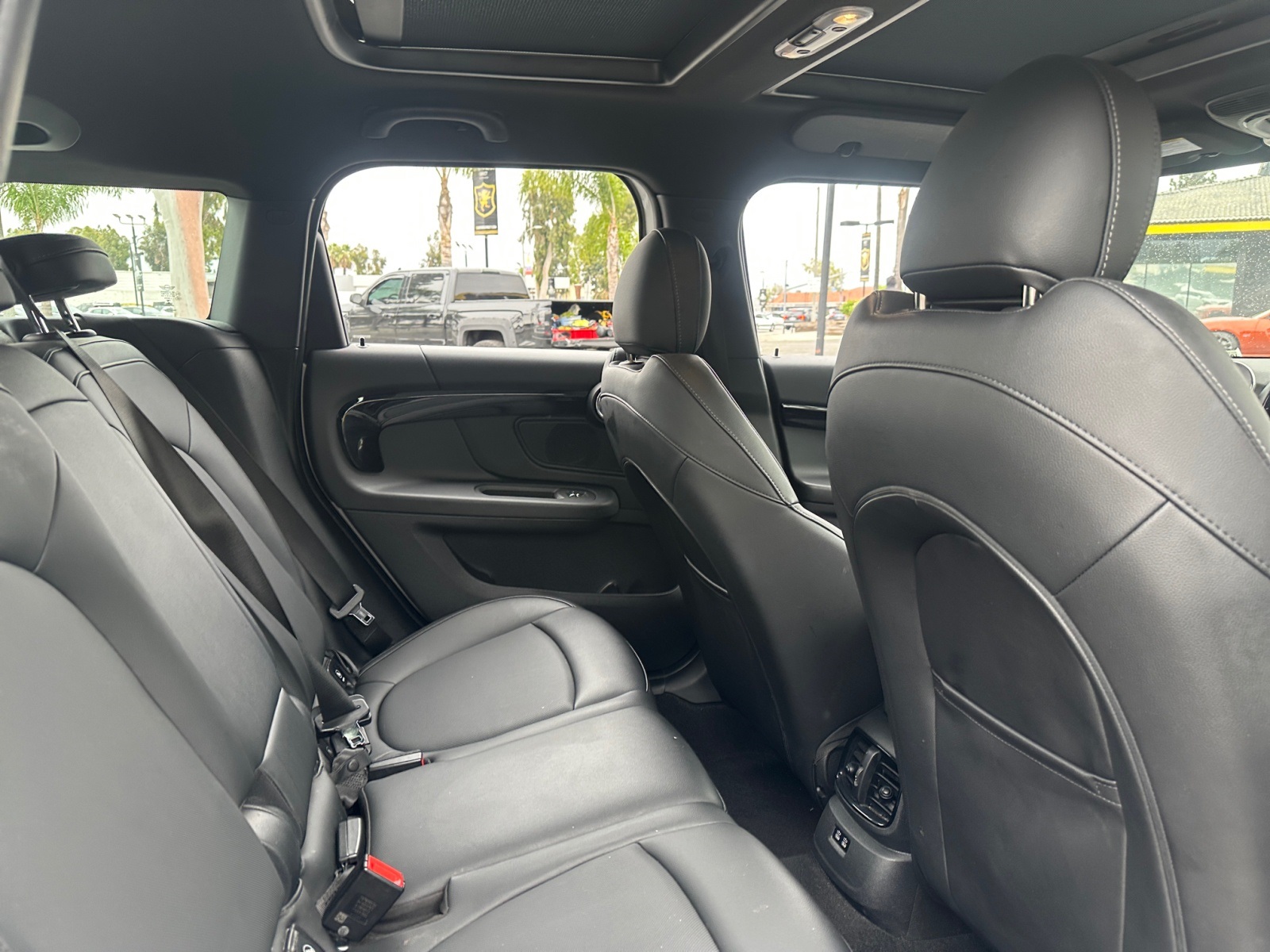 Vehicle image 15 of 26