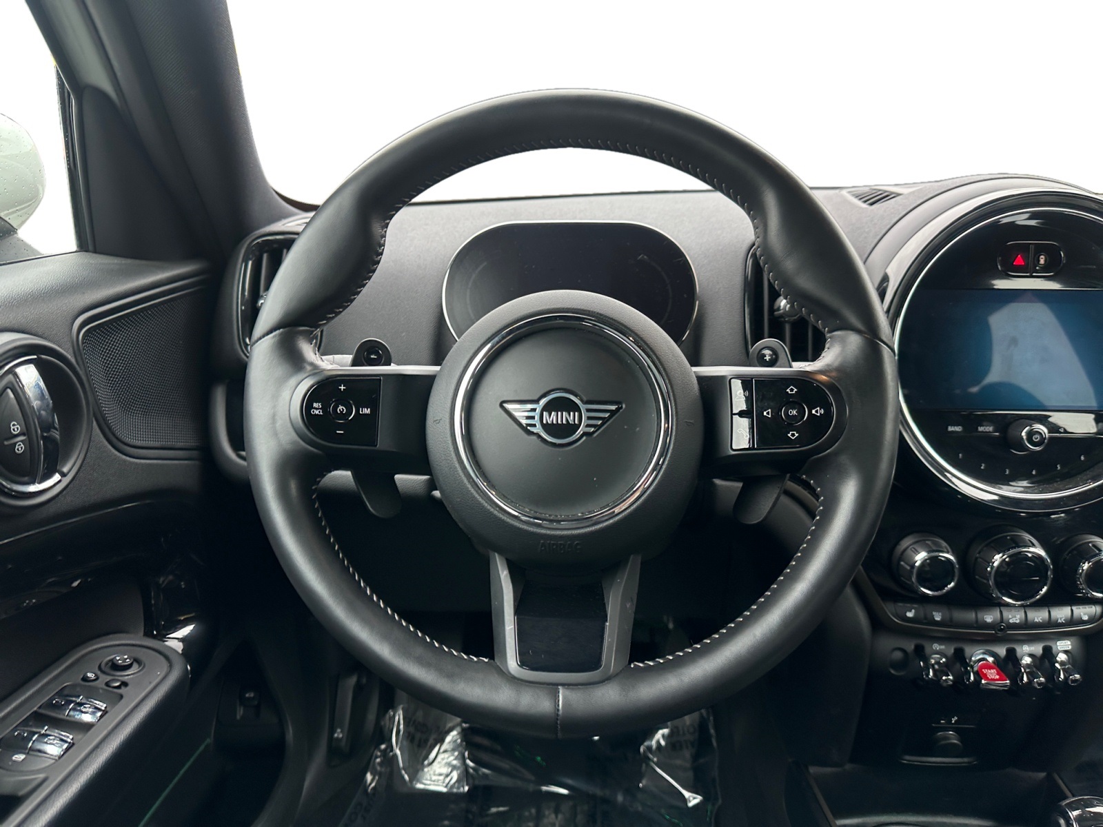 Vehicle image 22 of 26