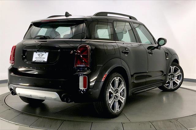 Vehicle image 5 of 33