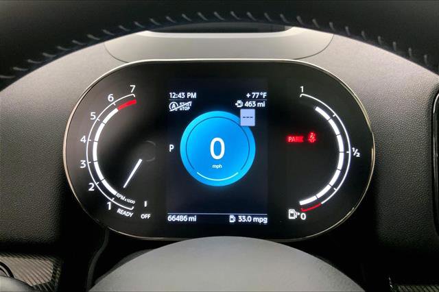Vehicle image 21 of 33