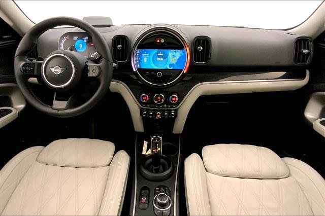 Vehicle image 16 of 33