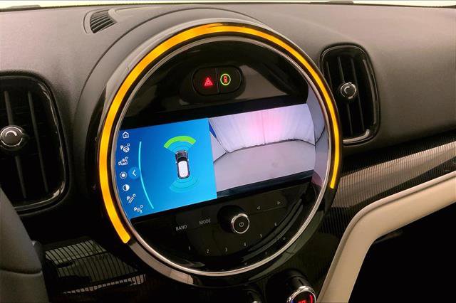 Vehicle image 22 of 33