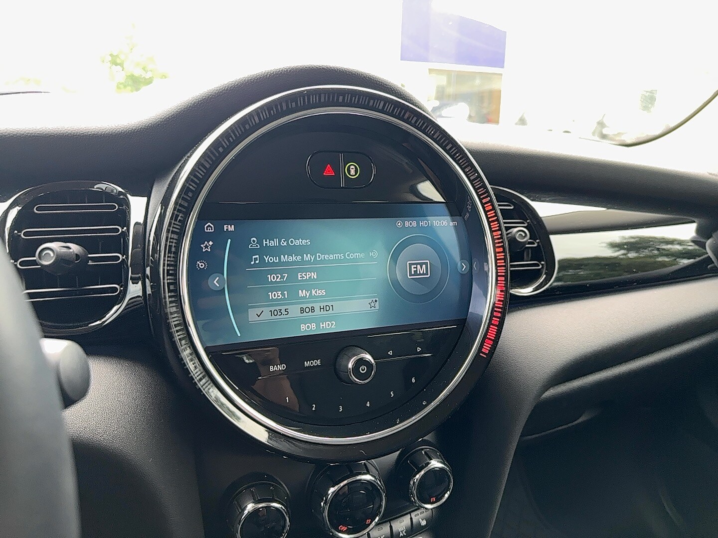 Vehicle image 18 of 24