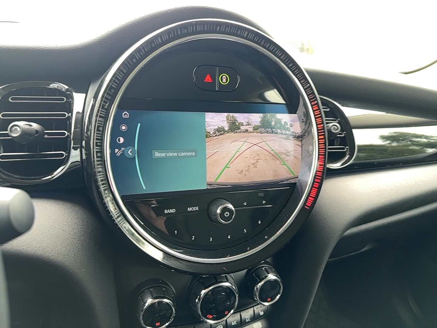 Vehicle image 19 of 24