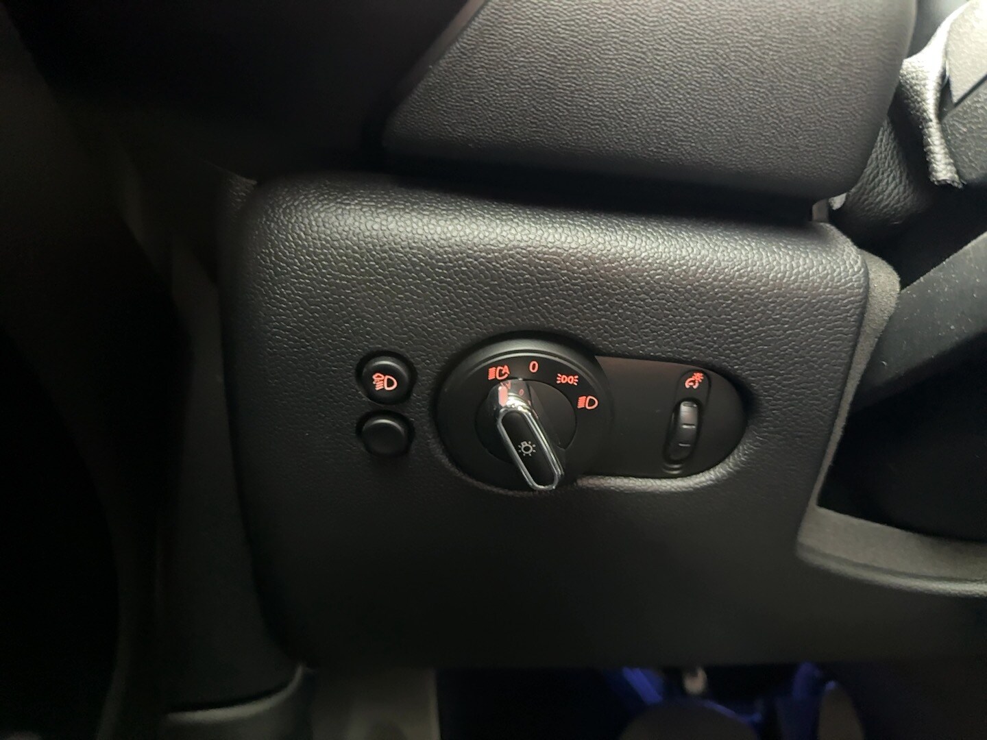 Vehicle image 15 of 24