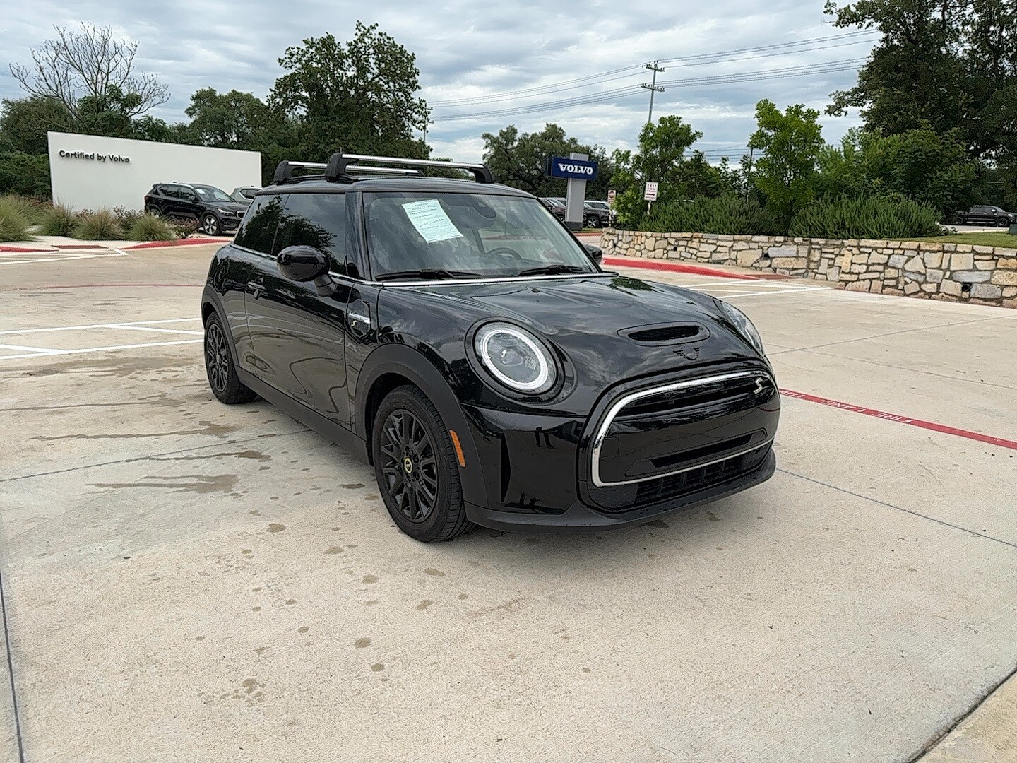 Vehicle image 4 of 24