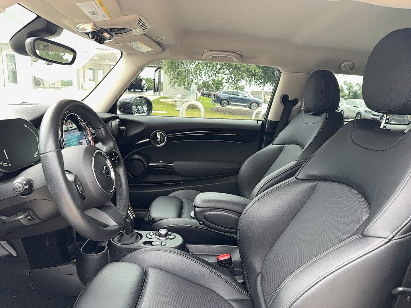 Vehicle image 13 of 24