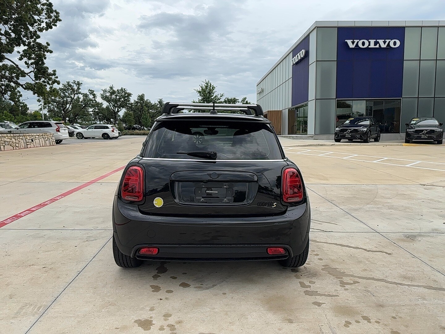 Vehicle image 7 of 24