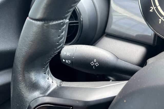 Vehicle image 31 of 39