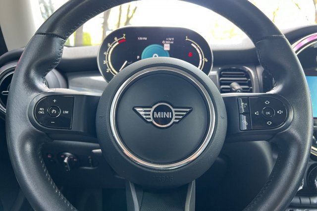 Vehicle image 28 of 39