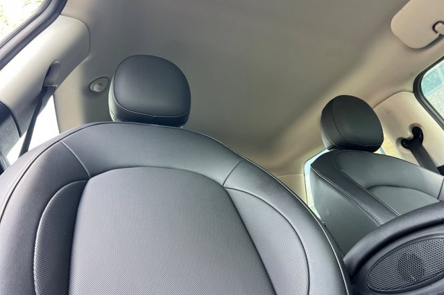 Vehicle image 20 of 39