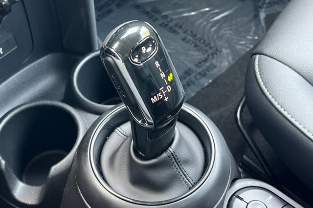 Vehicle image 26 of 39
