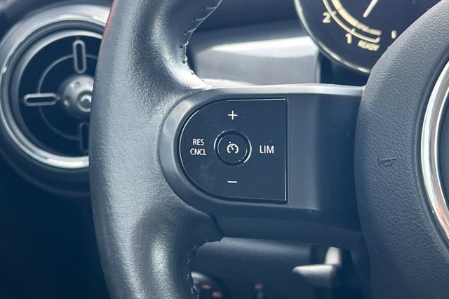 Vehicle image 29 of 39