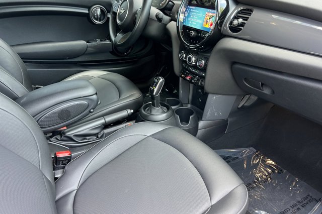 Vehicle image 19 of 39