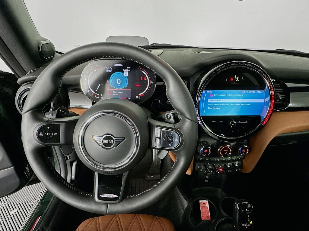 Vehicle image 11 of 32
