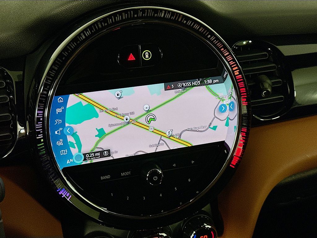 Vehicle image 13 of 32
