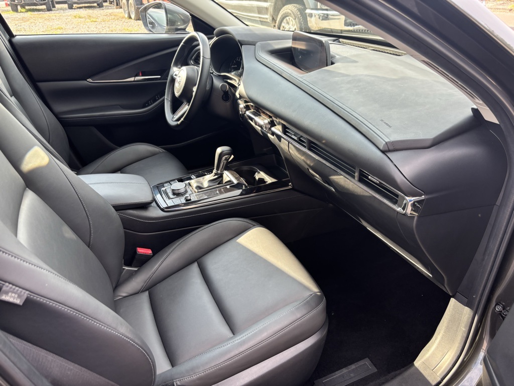 2022 Mazda CX-30 2.5 S Preferred Package Image 33 of 36