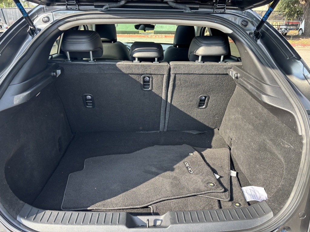 2022 Mazda CX-30 2.5 S Preferred Package Image 13 of 36