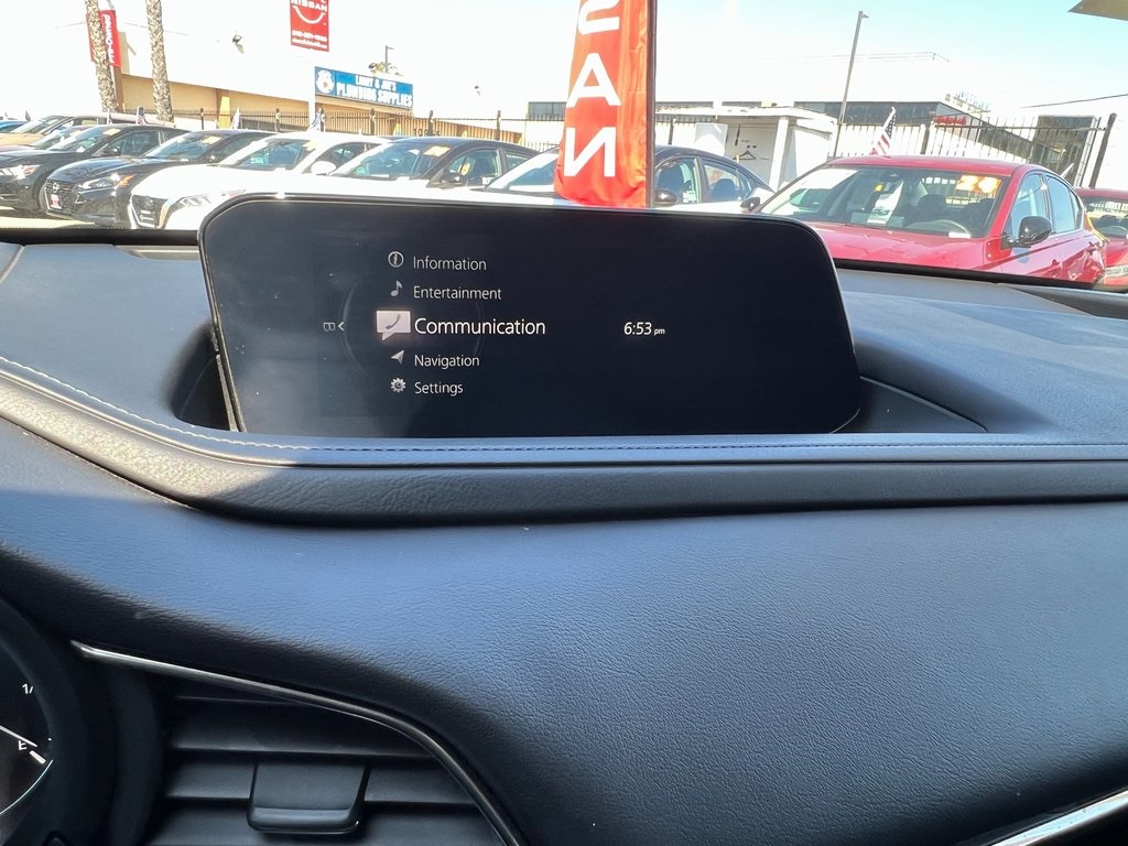 Vehicle image 23 of 28