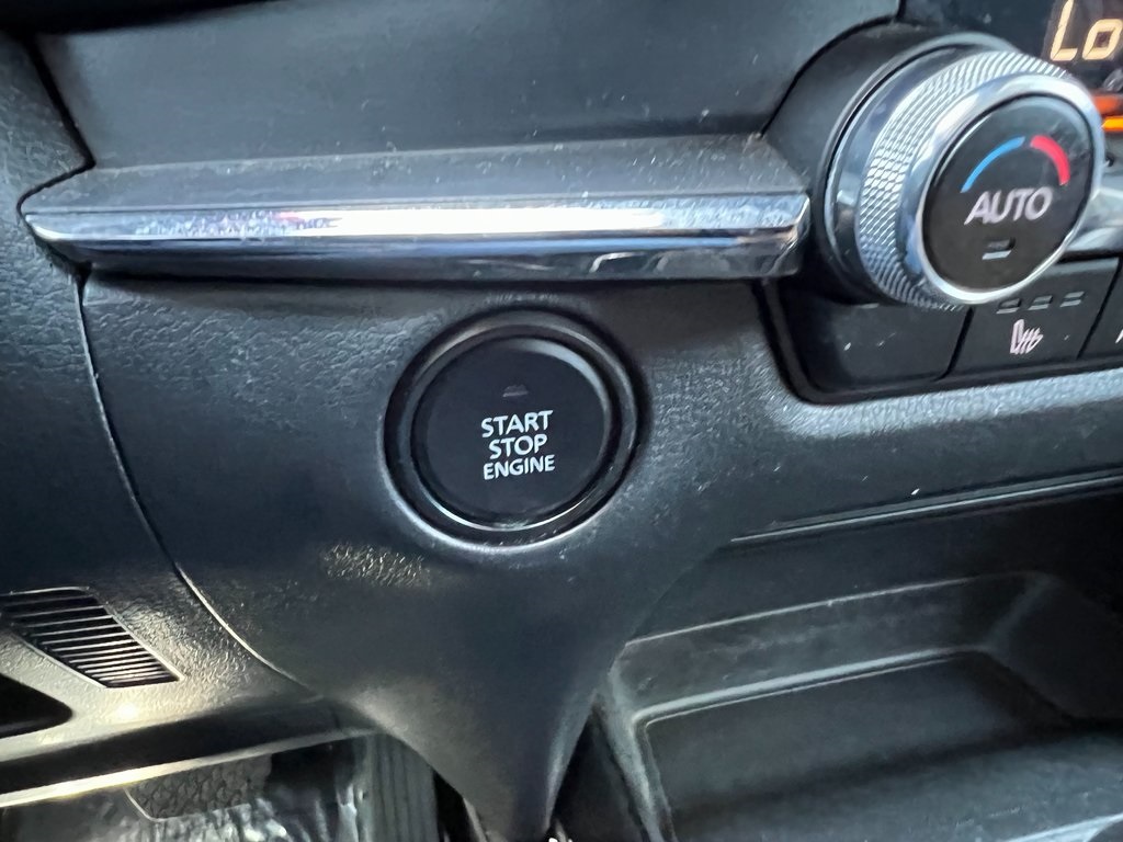 Vehicle image 25 of 28