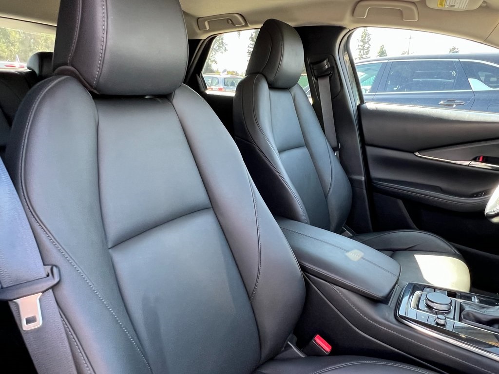 Vehicle image 13 of 28