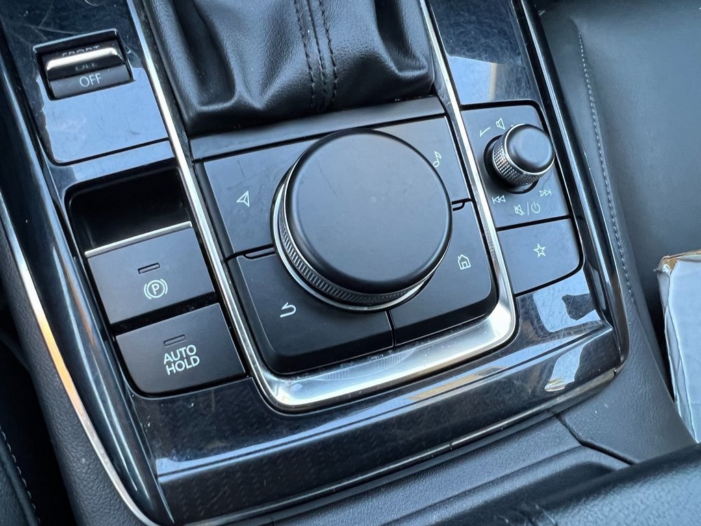 Vehicle image 27 of 28