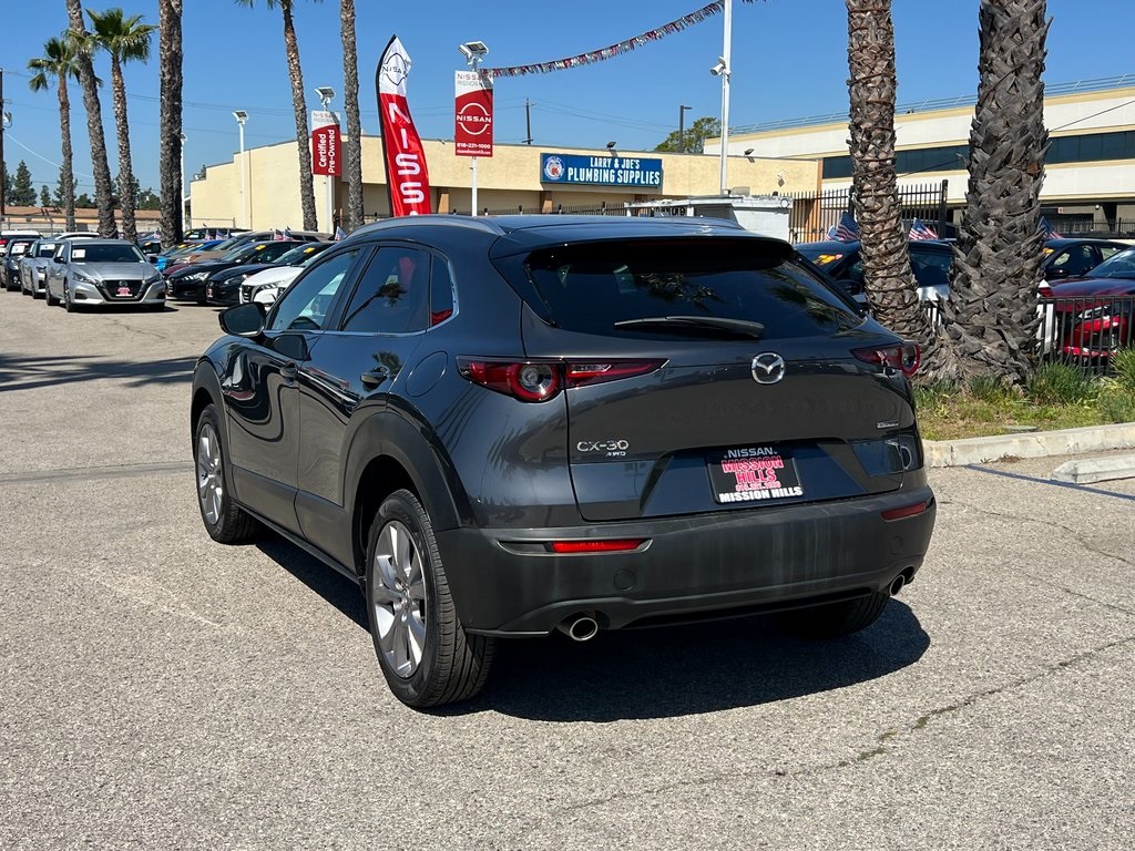 Vehicle image 8 of 28