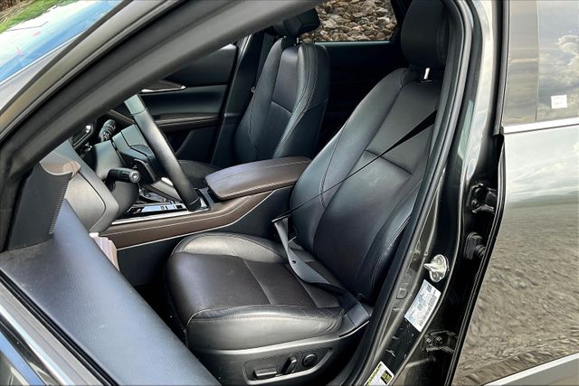 2022 Mazda CX-30 2.5 S Premium Package Image 9 of 32