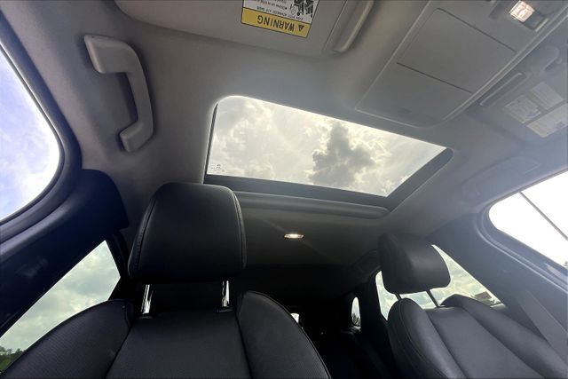 2022 Mazda CX-30 2.5 S Premium Package Image 11 of 32