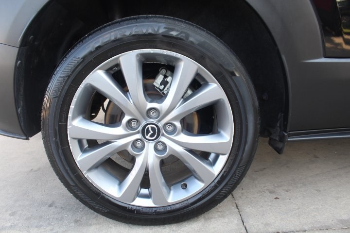 Vehicle image 9 of 39