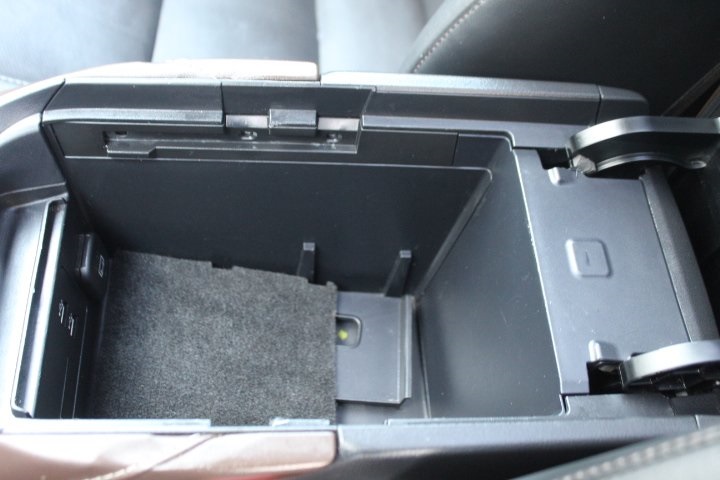 Vehicle image 33 of 39