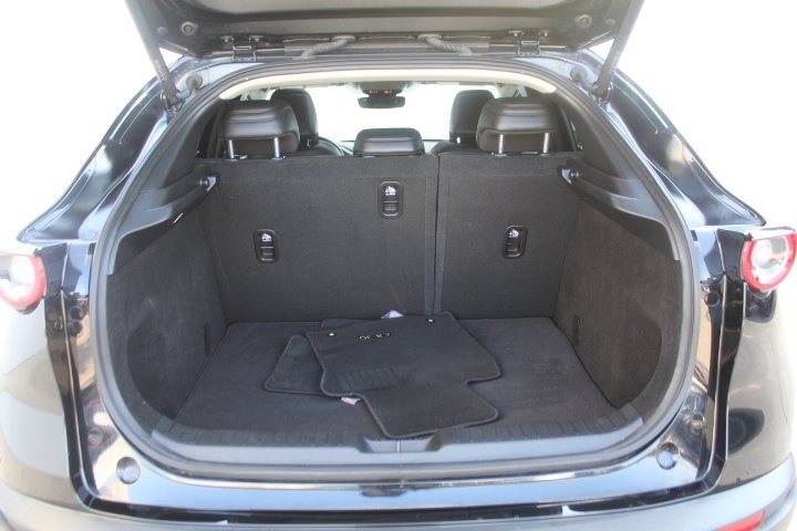 Vehicle image 13 of 39