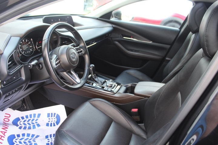 Vehicle image 21 of 39