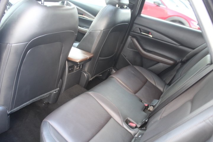 Vehicle image 18 of 39