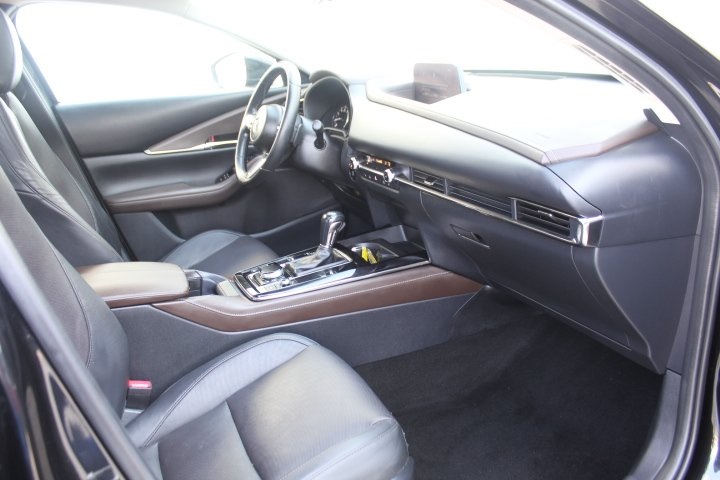 Vehicle image 22 of 39