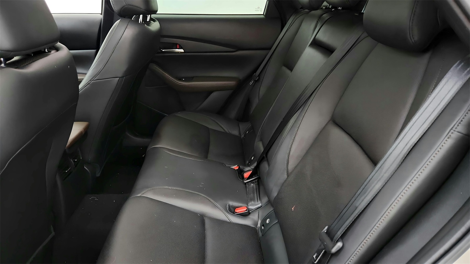 Vehicle image 21 of 43